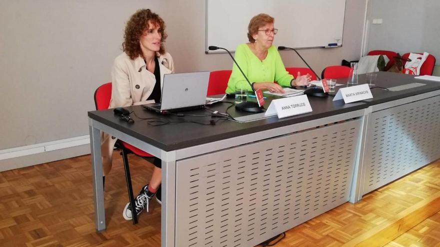 Anna Torrijos i Marta Xirinachs han presentat el resultat de l&#039;enquesta.