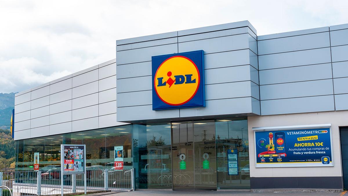 Comienza agotarse en Lidl su nueva fregona eléctrica que deja desde la persiana hasta el suelo de la entrada como nuevos y sin esfuerzo: ideal para los días de lluvia