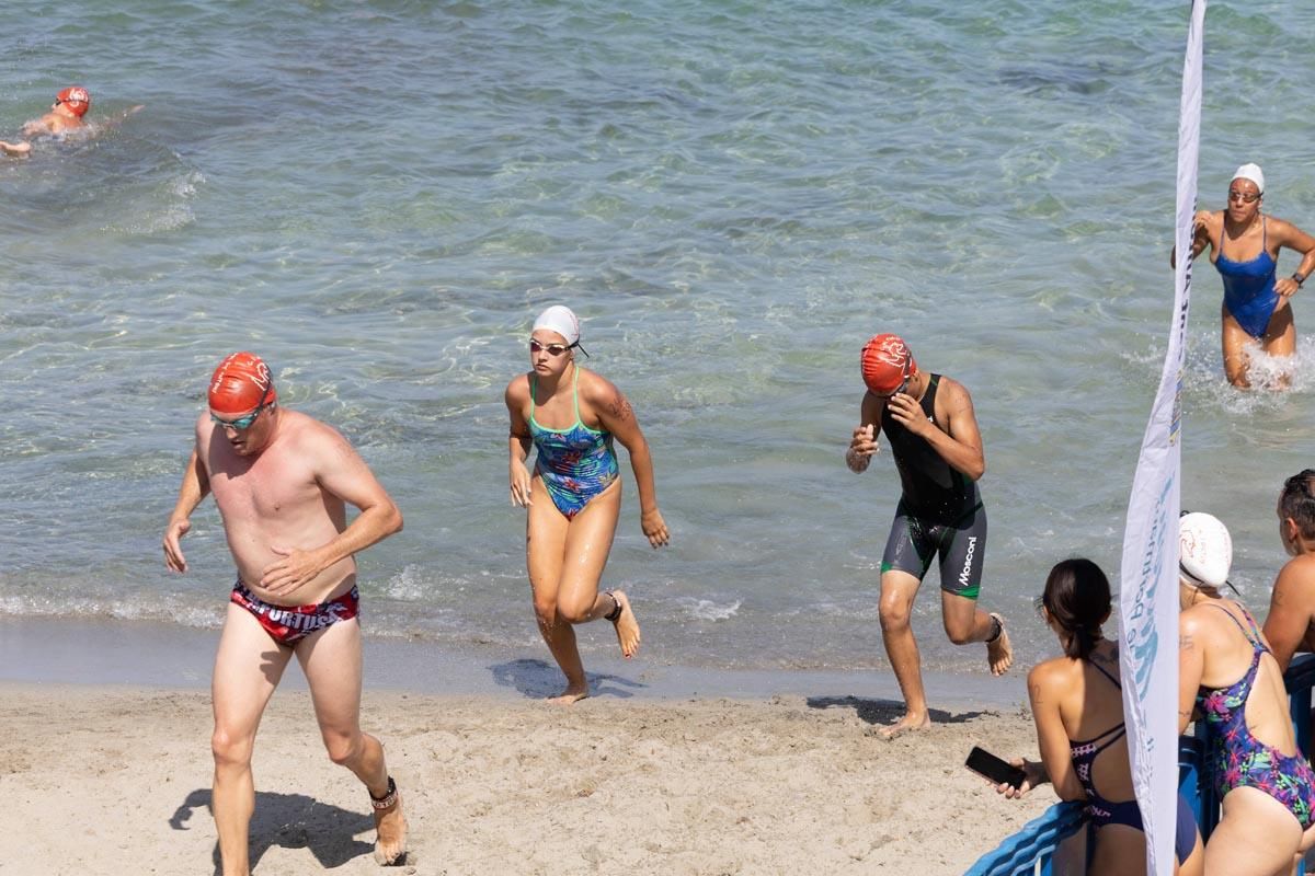 Las imágenes de la travesía a nado del Canal de Sant Antoni