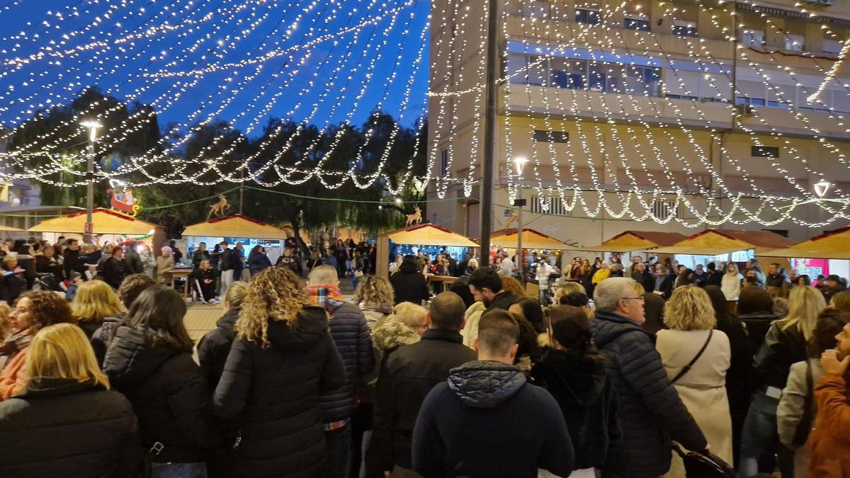 MERCADO NAVIDEÑO ELDA | Elda inaugura su mercado navideño - España Times