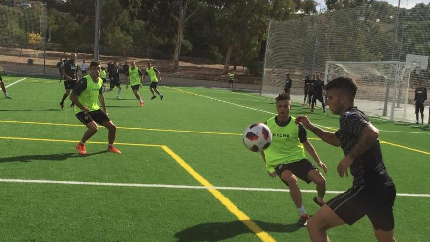 Un momento del entrenamiento del Hércules este jueves en el Monte Tossal