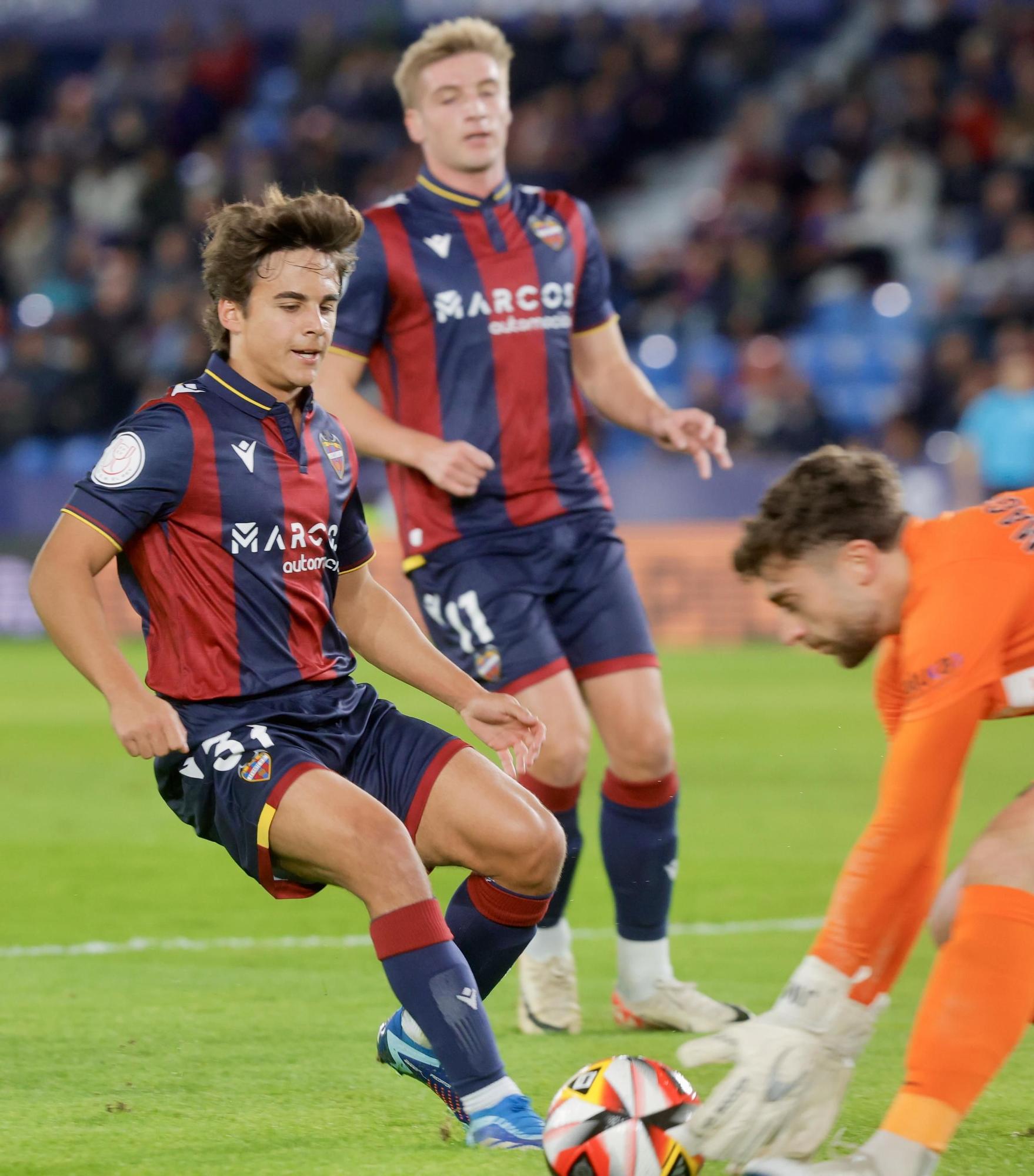 Partido de Copa del REy entre el Levante UD y el SD Amorebieta en imágenes