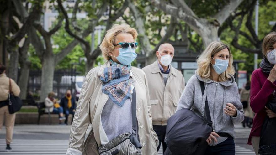 La venta de mascarillas FFP2 cae un 9% y la de quirúrgicas sube un 20%