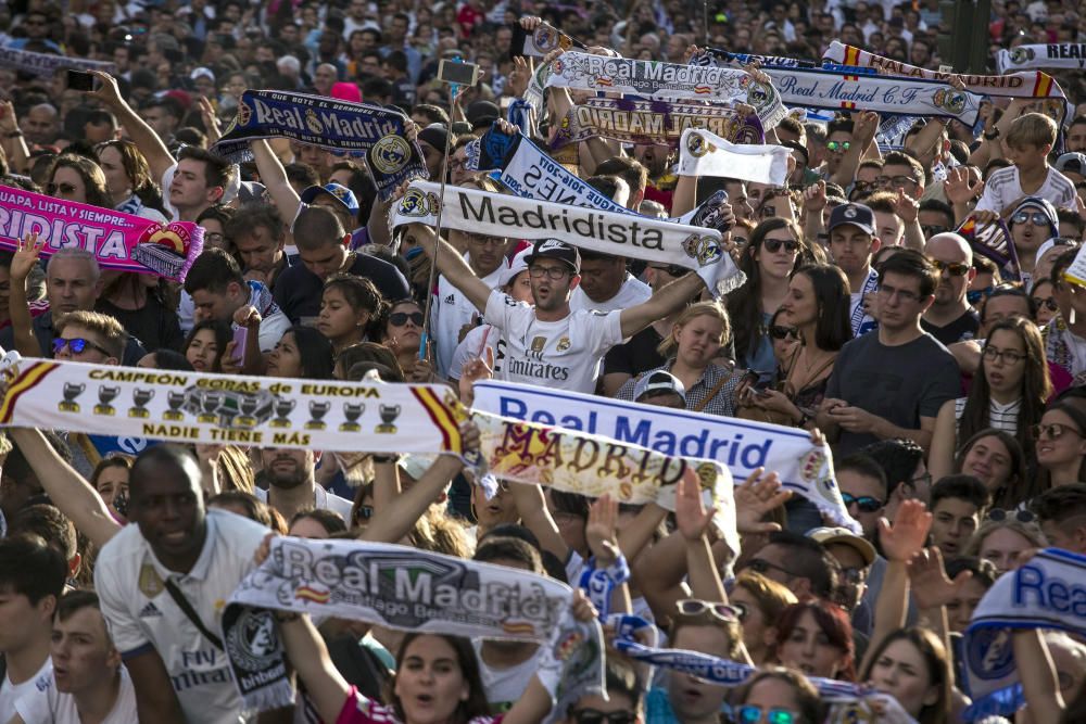 El Real Madrid celebra la duodécima con su afición