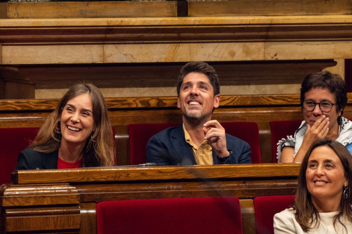 Barcelona, 30 de septiembre de 2025. Jéssica Albiach y David Cid Colomer, del grupo parlamentario dels Comuns, durante la sesión de control en el Parlament de Catalunya. Foto de Zowy Voeten