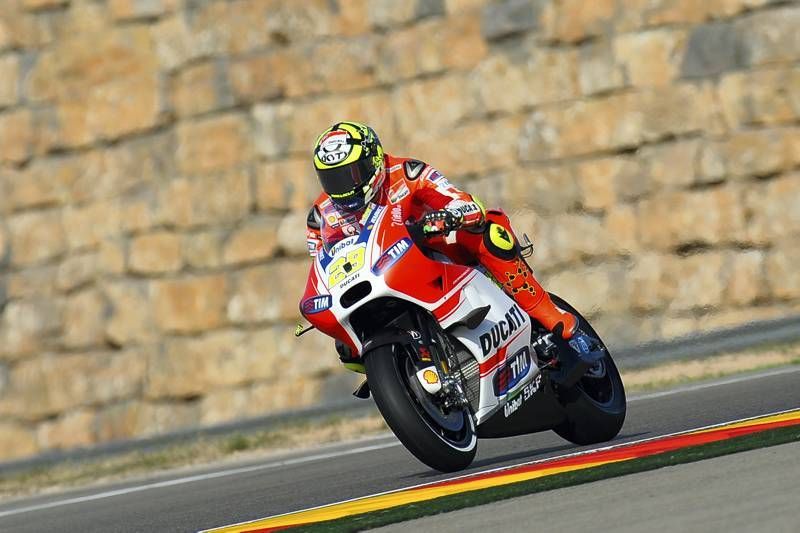 Primeros entrenamientos libres en Motorland