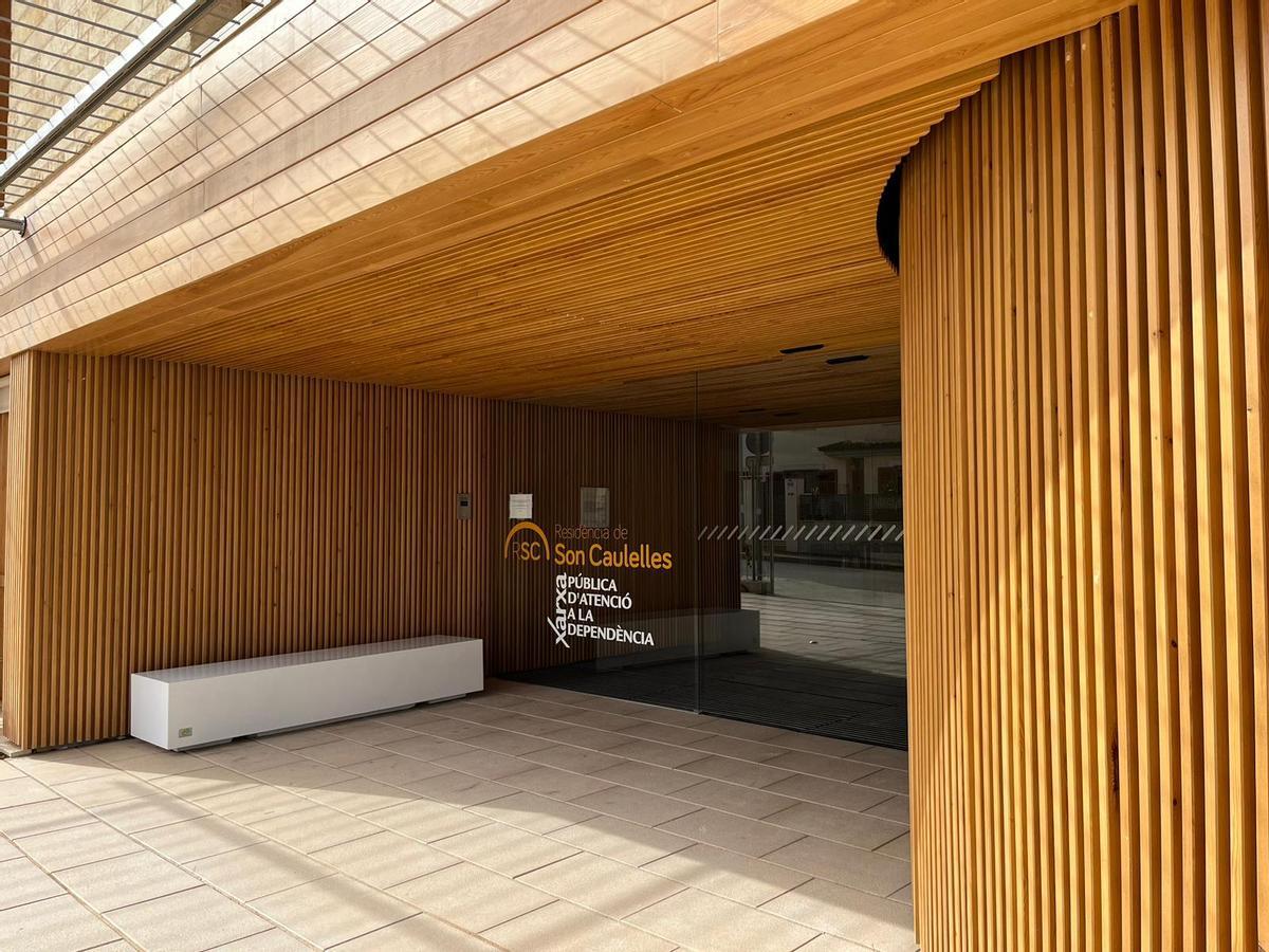Una imagen de la entrada de la nueva residencia de Son Caulelles.