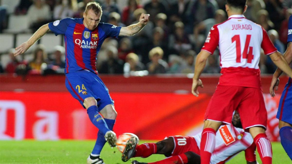 Jeremy Mathieu se lesionó ante el Espanyol en la Supercopa de Catalunya