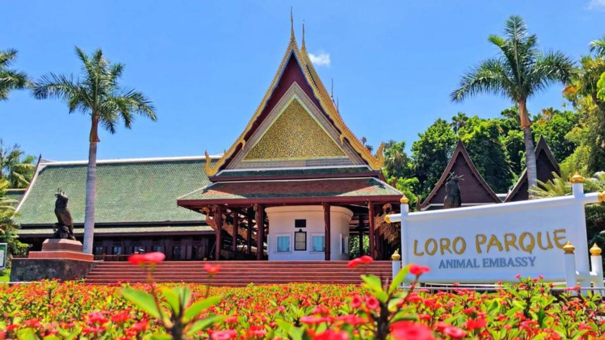 Entrada principal de Loro Parque.