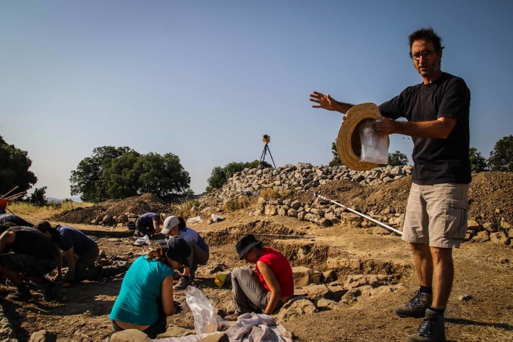 Excavaciones en el Cabeçó de Mariola