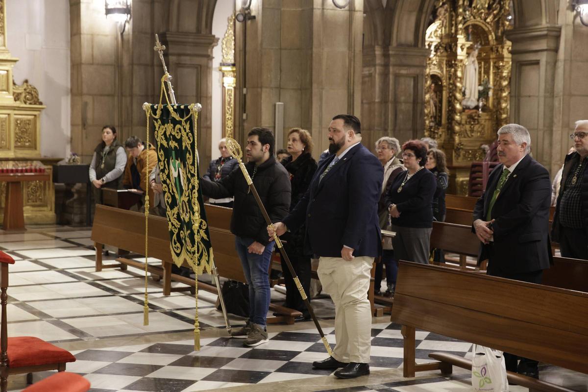 La Hermandad de la Vera Cruz recibe al Santo Cristo de la Misericordia como nuevo titular (en imágenes)