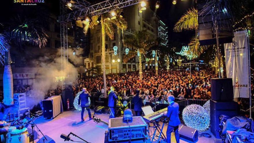 Santa Cruz despide 2019 con una gran fiesta en la plaza de La Candelaria