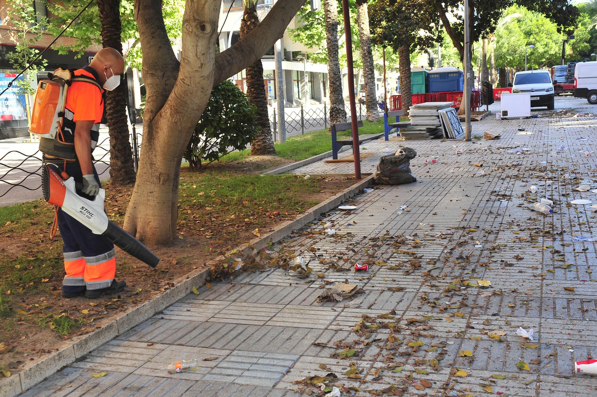 Hogueras, el día después, recogida de racós y barracas