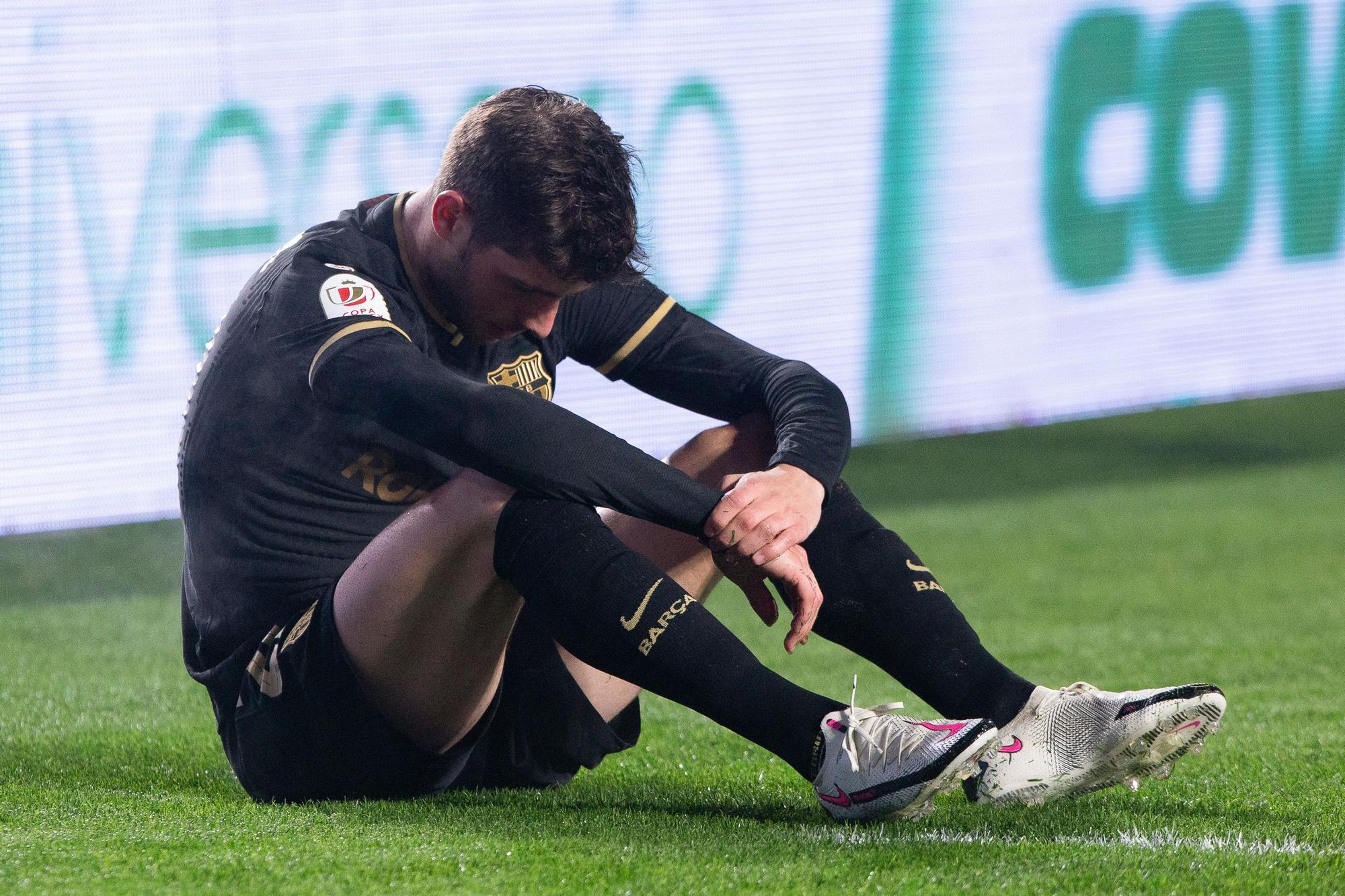 Sergi Roberto se lamenta de su lesión muscular en Granada.