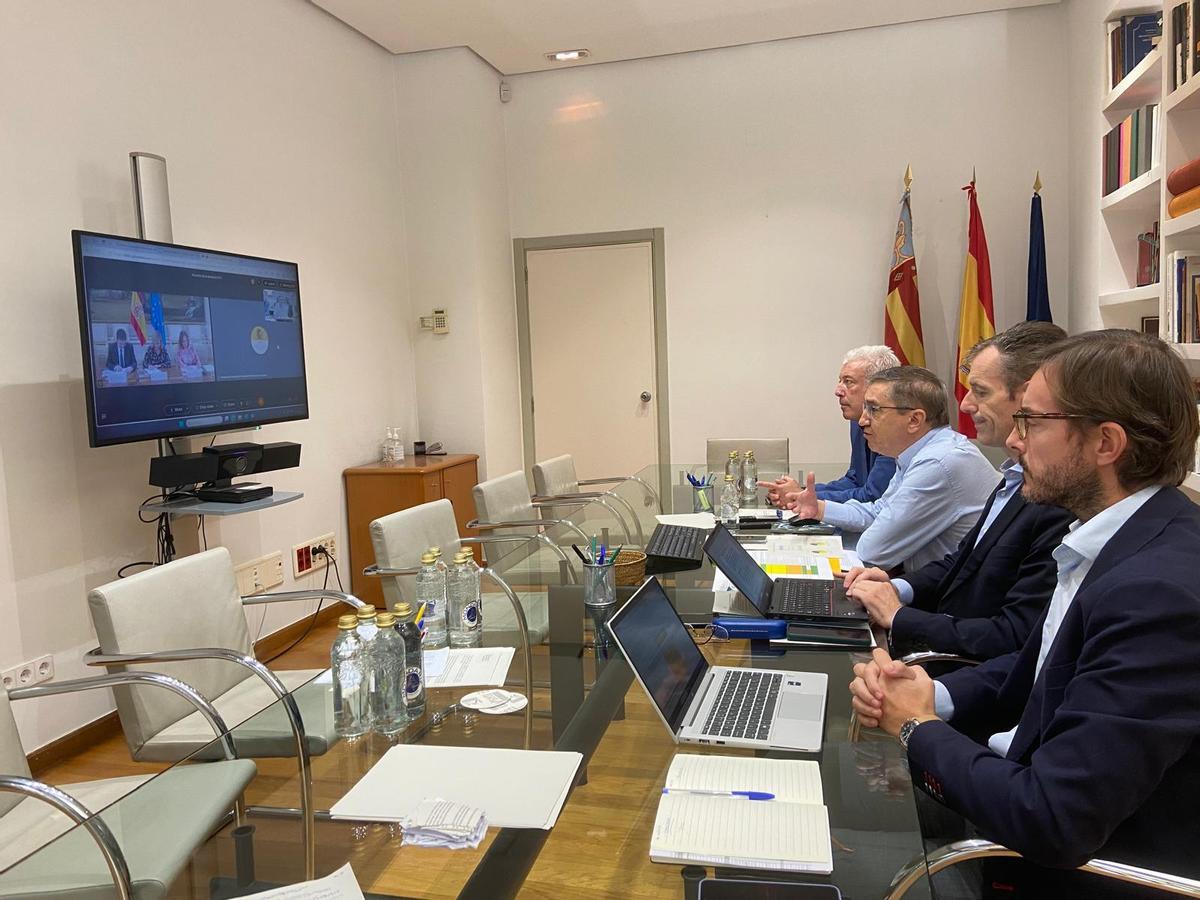 Reunión telemáticas desde Campanar.