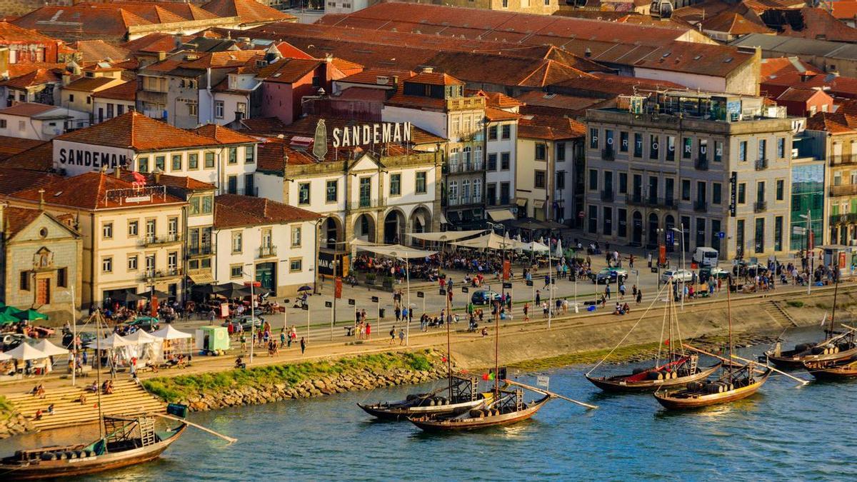Oporto, la ciudad con el hotel que duerme en la casa de vinos más antigua del mundo