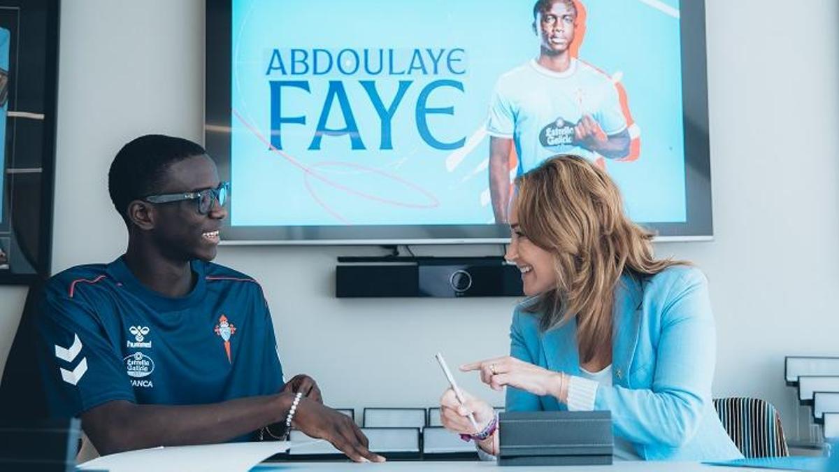 Faye aumenta el fondo de armario