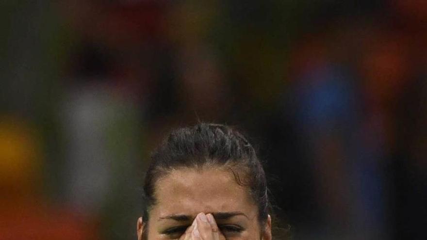 Lara González llora al final del partido.
