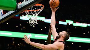 BOSTON, MA - OCTOBER 25: Marc Gasol #33 of the Toronto Raptors drives to the basket in the first half against the Boston Celtics at TD Garden on October 25, 2019 in Boston, Massachusetts. NOTE TO USER: User expressly acknowledges and agrees that, by downloading and or using this photograph, User is consenting to the terms and conditions of the Getty Images License Agreement.   Kathryn Riley/Getty Images/AFP