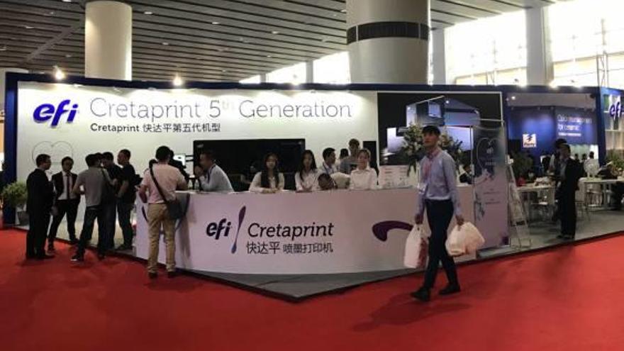 EFI presentó su nueva impresora digital en China.