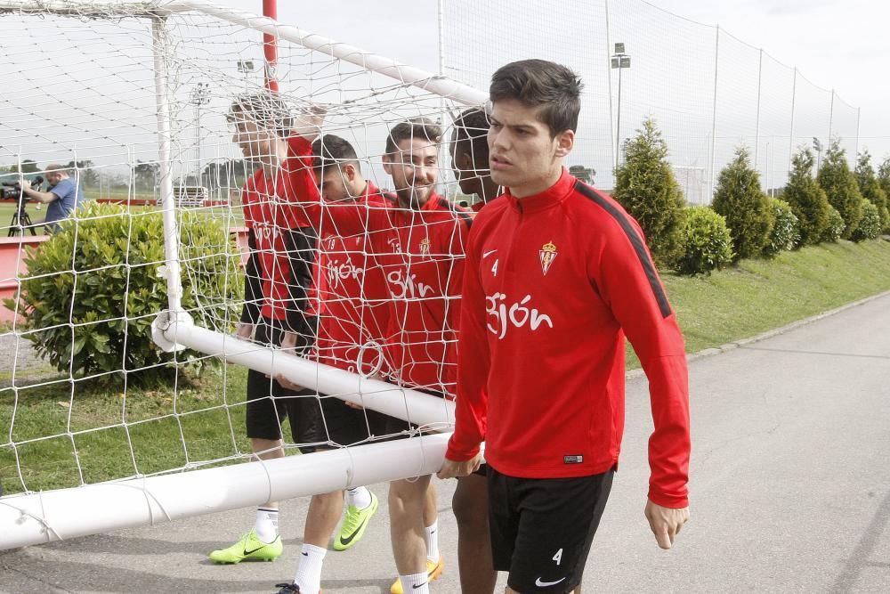 Entrenamiento del Sporting esta mañana en Mareo