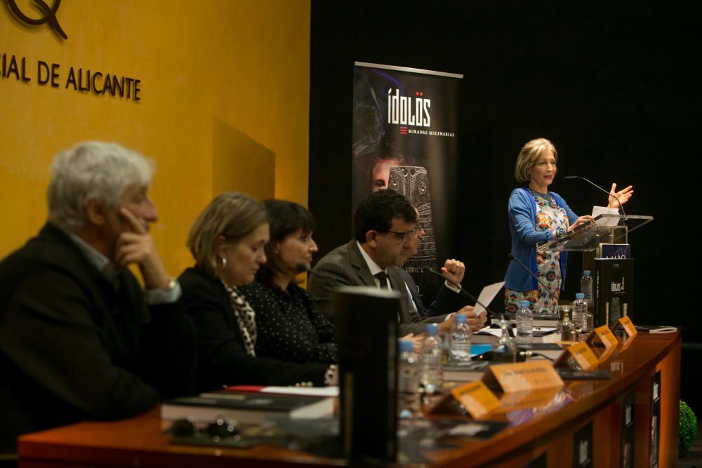 Exposicion "Ídolo. Miradas milenarias" en el MARQ