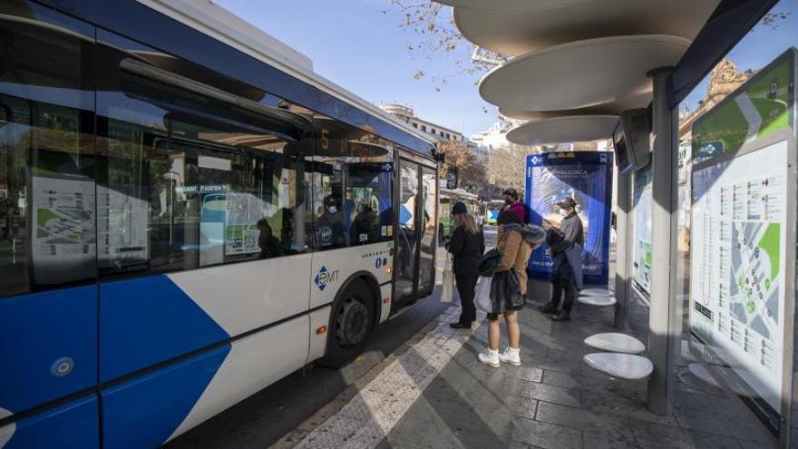 Quejas contra la EMT de Palma por los cambios de horario sin antelación