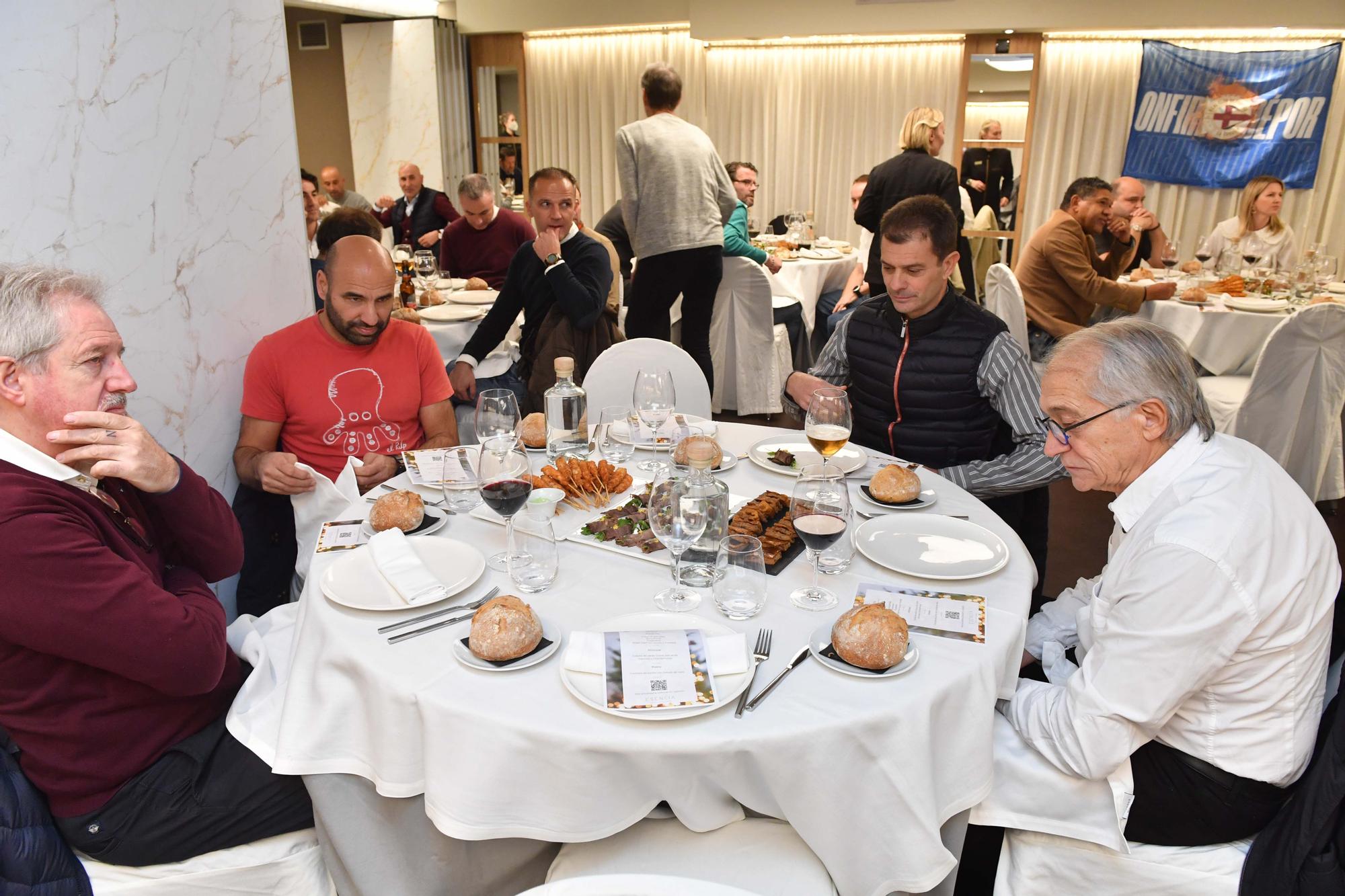 Los veteranos del Deportivo se reúnen para una cena