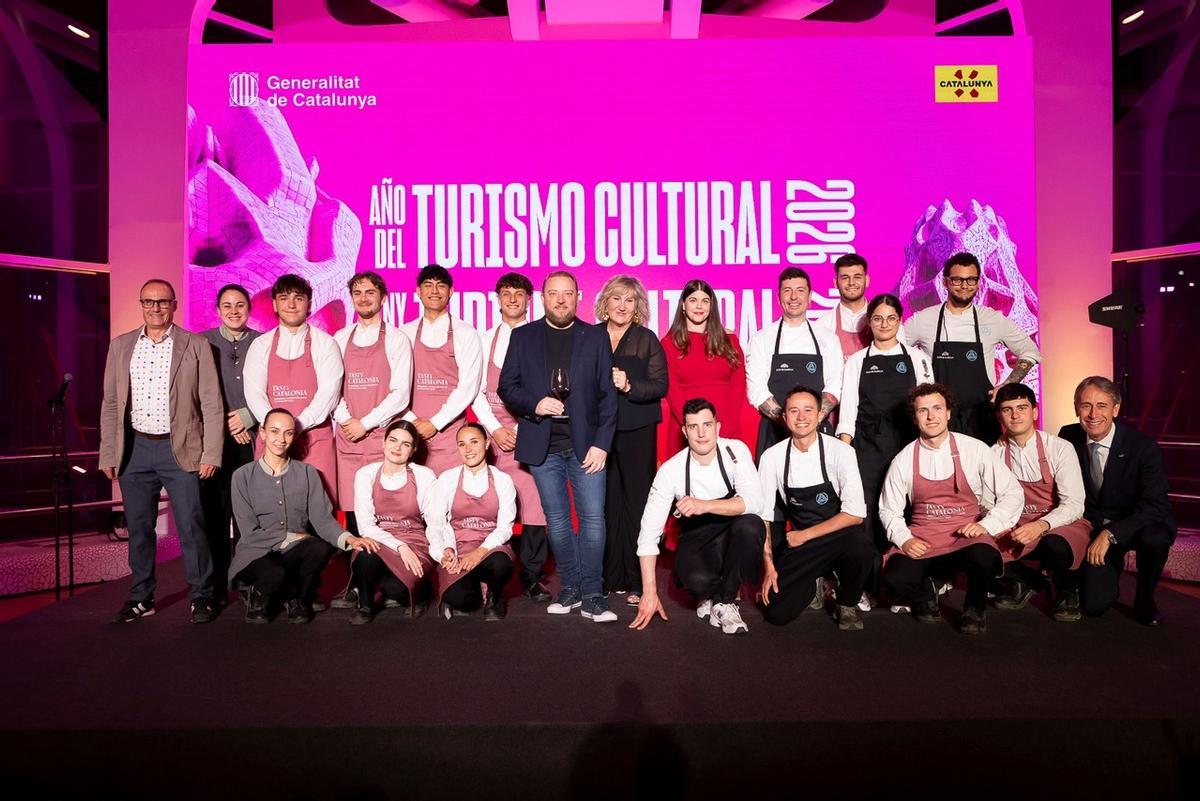 Els equips que van treballar per cuinar i servir el sopar.