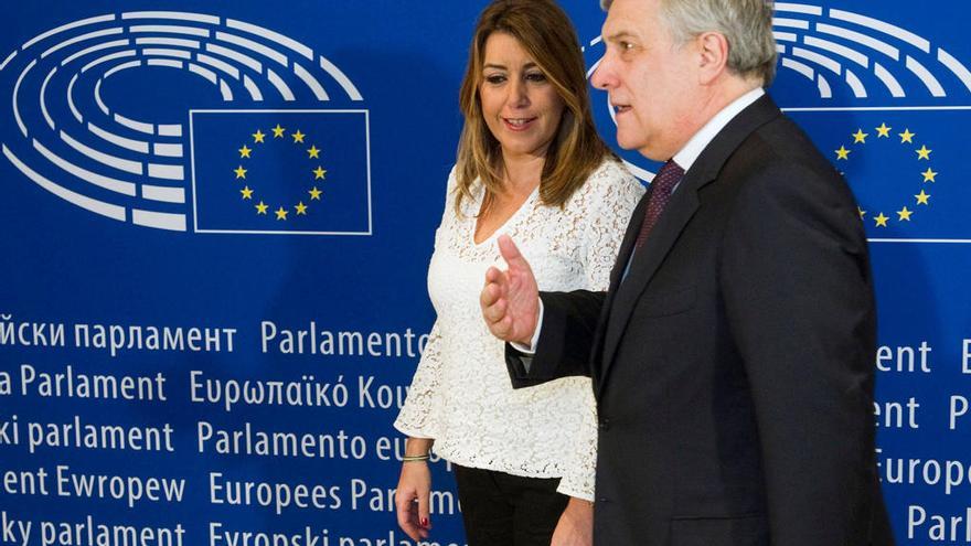 Díaz con el presidente del Europarlamento, Antonio Tajani.