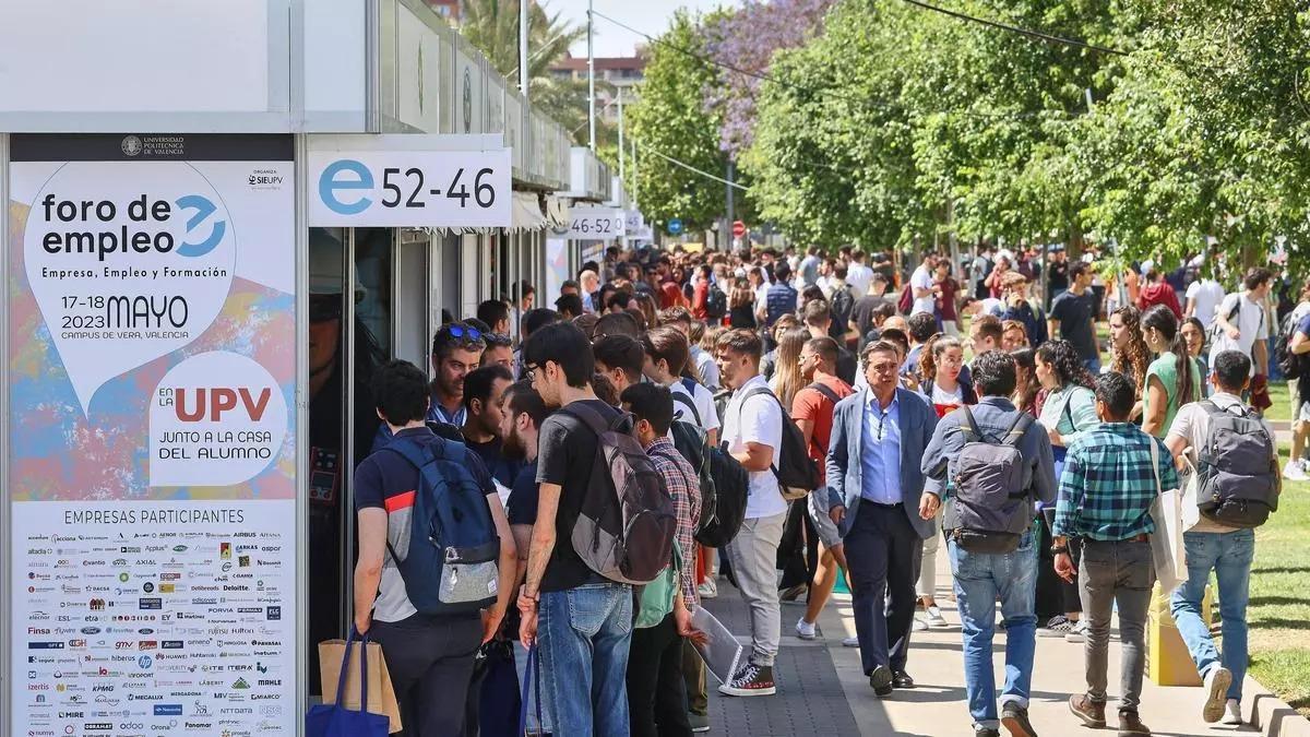 Imagen de archivo del último foro de empleo de la UPV, en el campus de Vera.