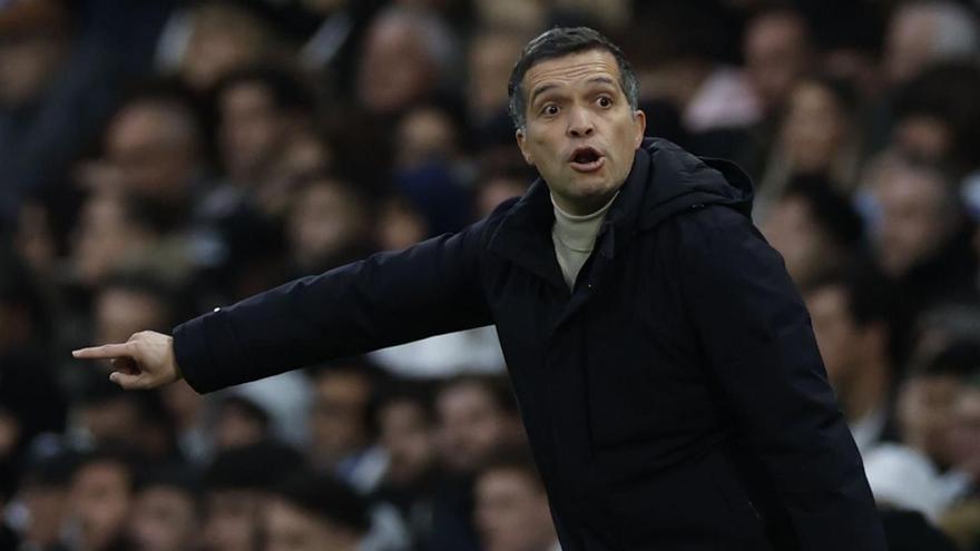 Luís Castro: "Los partidos anteriores contra el Atlético en el Ciutat de València no nos dan ventaja"