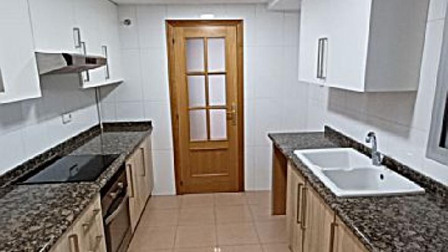 2.100 € Alquiler de piso en Penya Roja (Valencia), 4 habitaciones, 2 baños, 19 Planta...