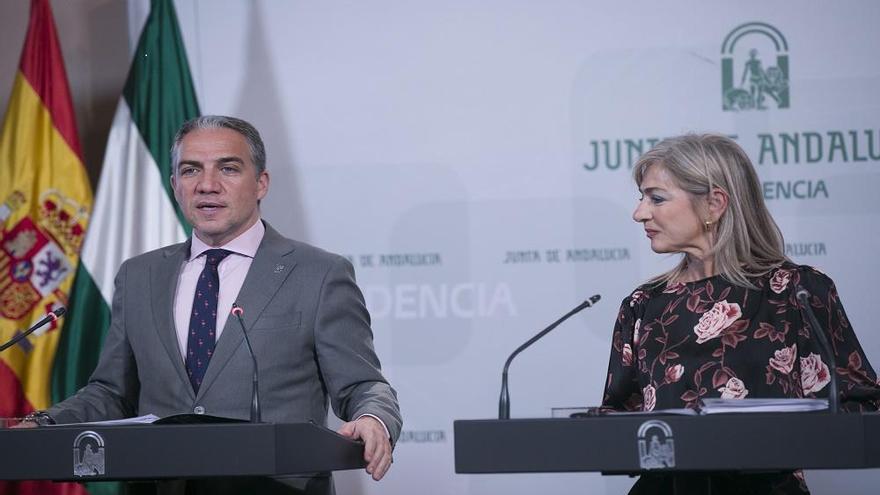 Elías Bendodo y Patricia del Pozo, tras el Consejo de Gobierno.