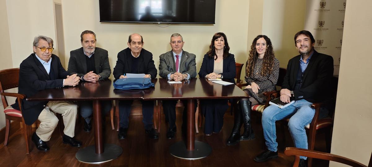 Jurado del Premio Internacional de Poesía Miguel Hernández