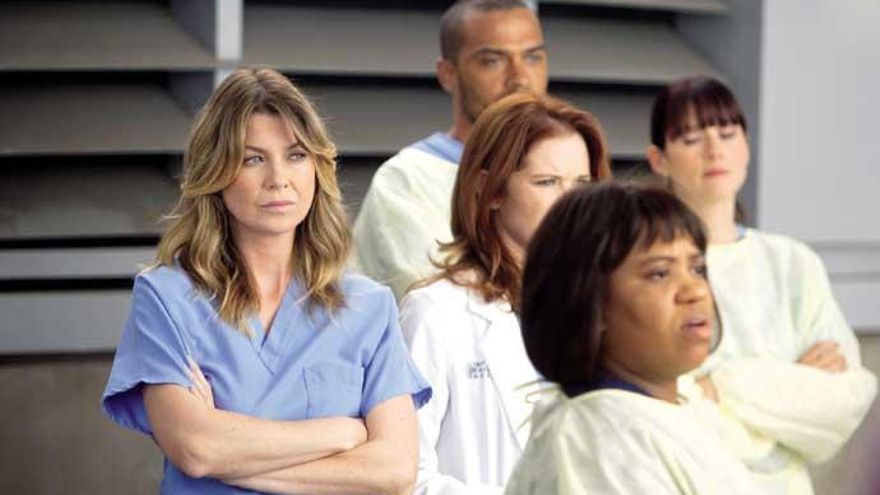 Ellen Pompeo, con el elenco de &#039;Anatomía de Grey&#039;.