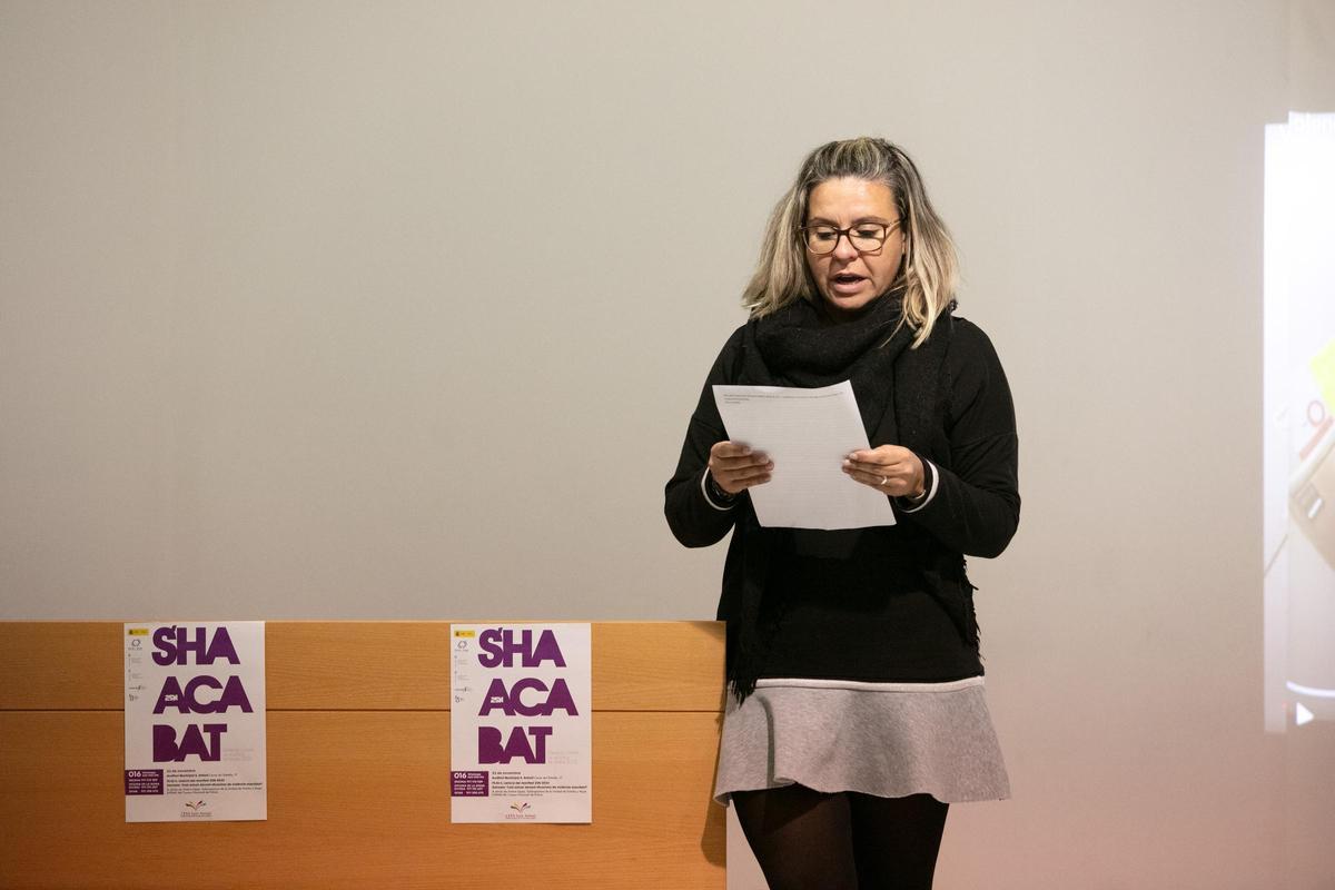 Lectura del manifiesto por parte de Pilar López, en representación de sus compañeros del CEPA