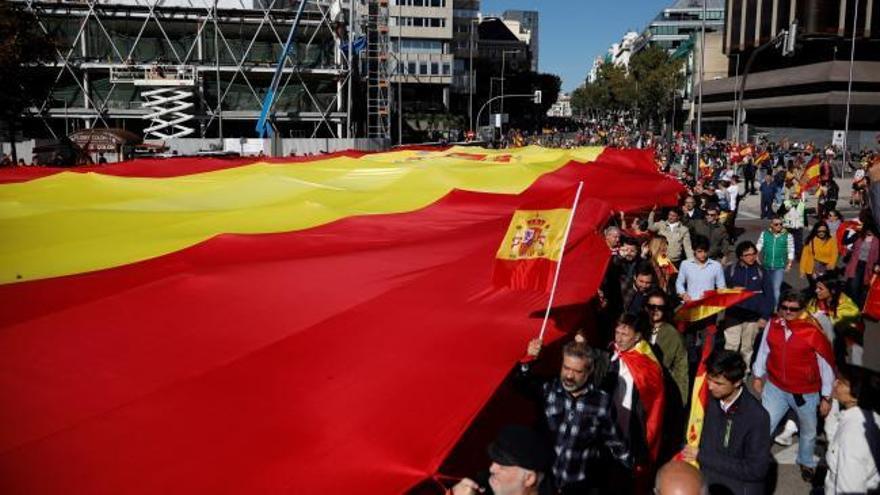 Vox llena la plaza de Colón contra el separatismo