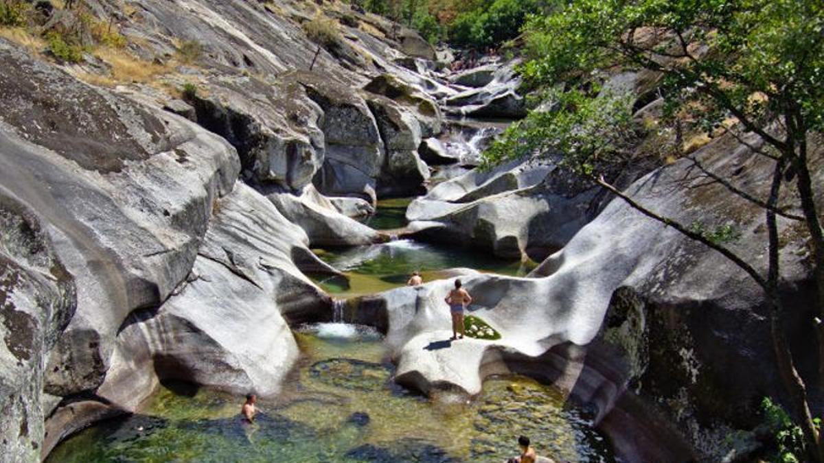 Garganta de los Infiernos, una de las numerosas zonas para un baño privilegiado en Extremadura.