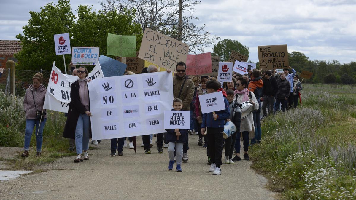 Una imagen de la manifestación celebrada el sábado contra la planta de biogás en Vega de Tera.
