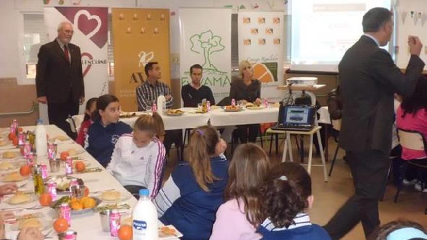 Un acto de Fuvama en un colegio de Alberic en una imagen de archivo.