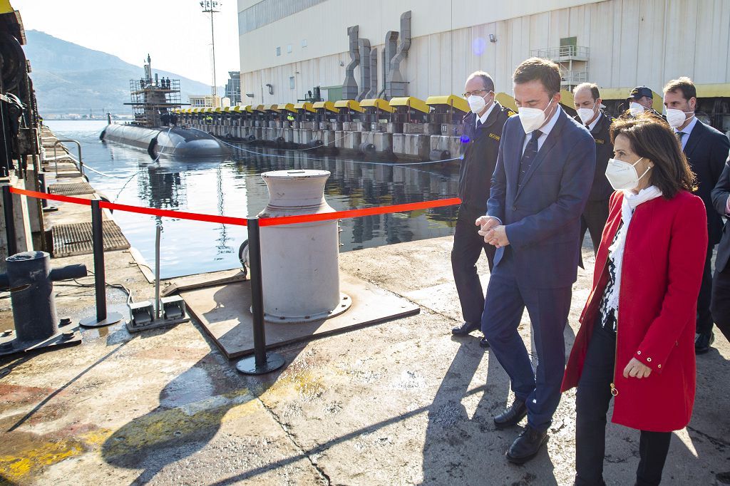 Margarita Robles visita las instalaciones de Navantia en Cartagena