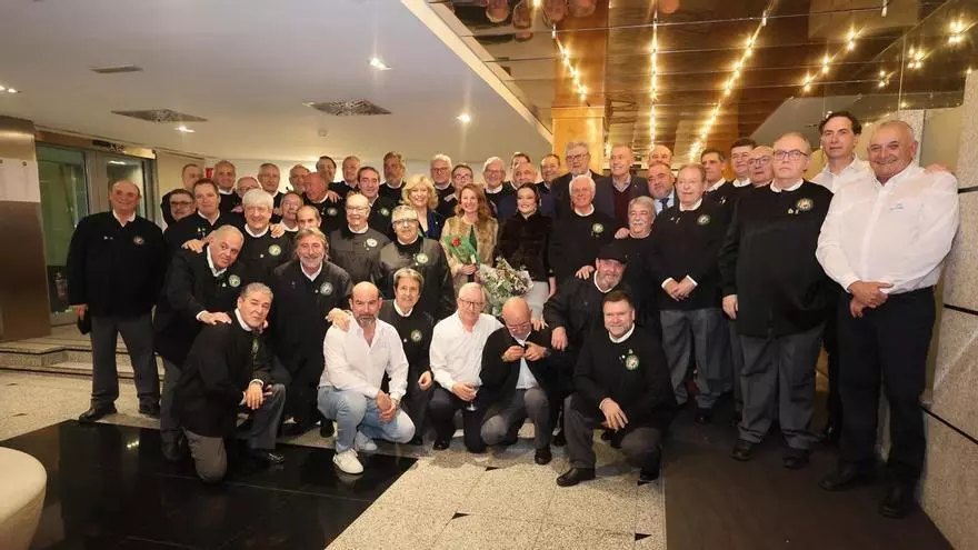 Vídeo: La Filà d'En Trilles recibe el Voladoret d'Or de la Colla del Rei Barbut