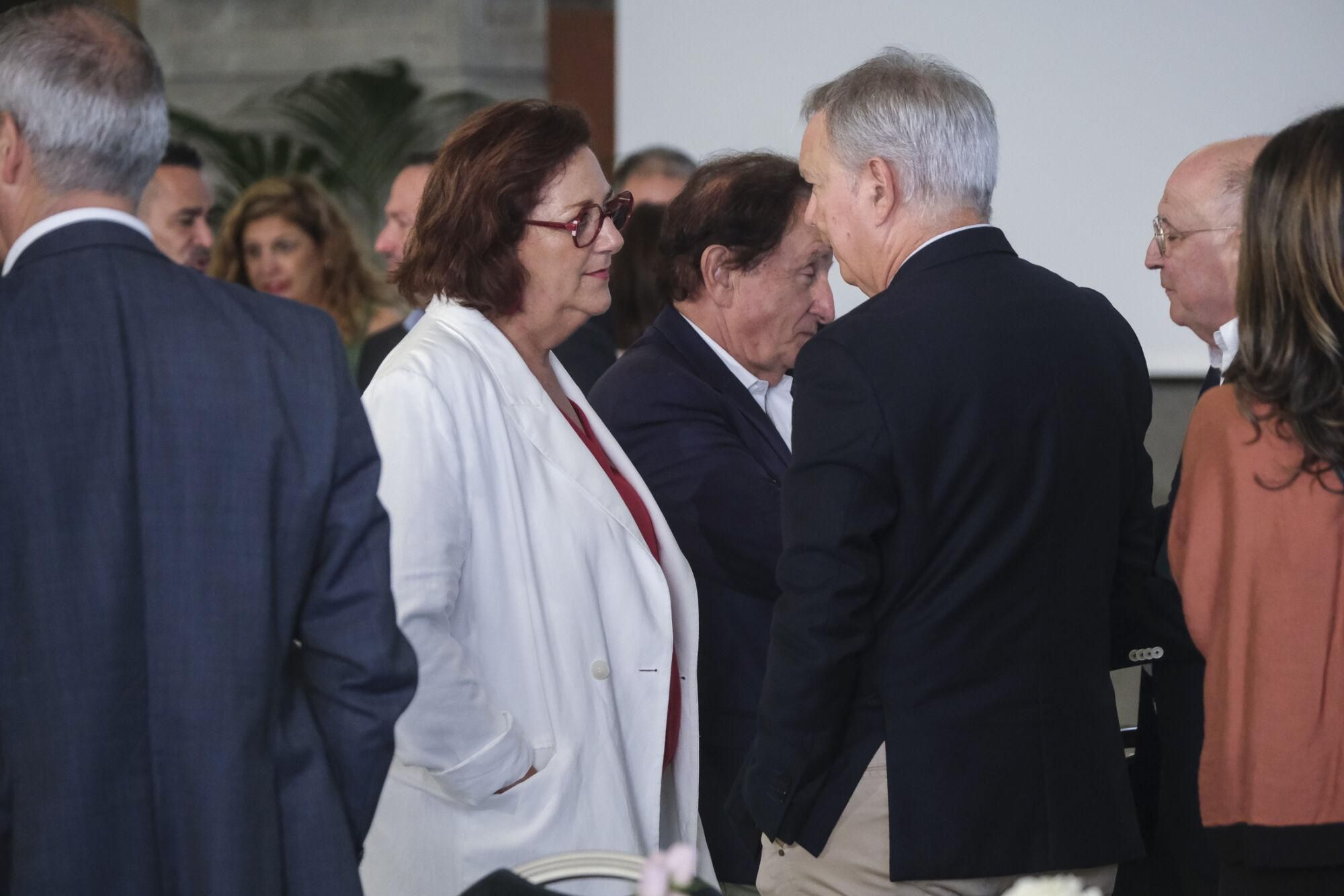 Encuentro informativo con Ángel Víctor Torres, ministro de Política Territorial y Memoria Democrática de España 