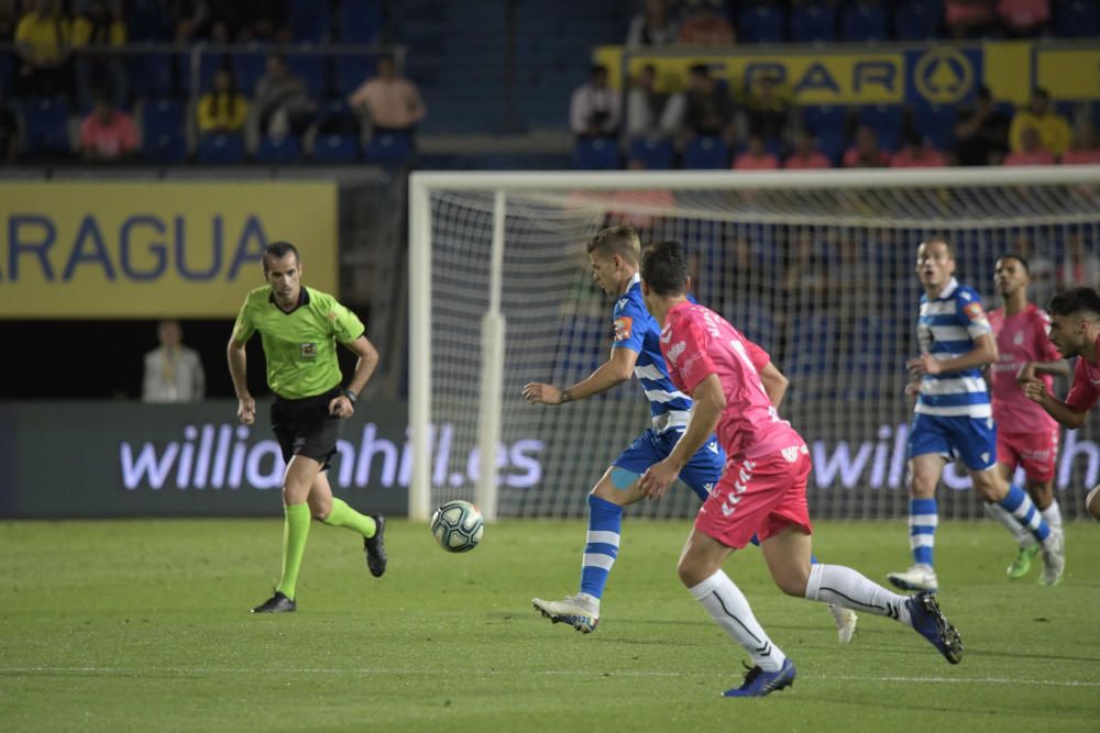 El Dépor se hunde ante la UD Las Palmas.