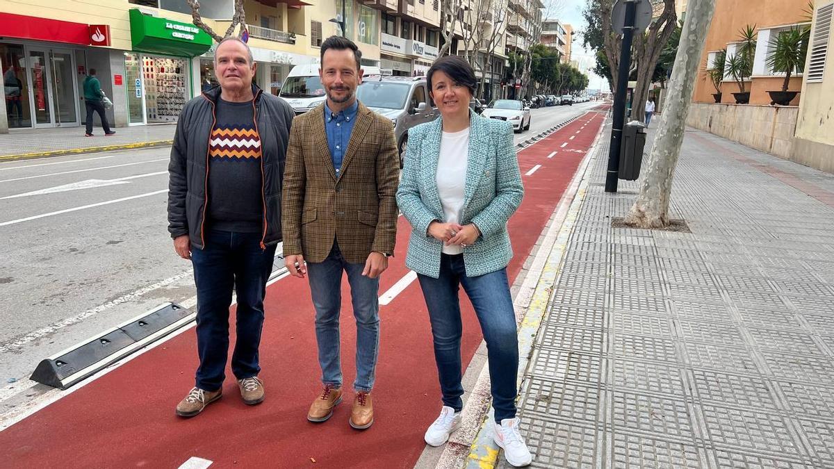 A la presentación han asistido el alcalde de Ibiza, Rafa Ruiz, el teniente de alcalde de Movilidad, Aitor Morrás, y la teniente de alcalde de Fondos Europeos, Elena López.