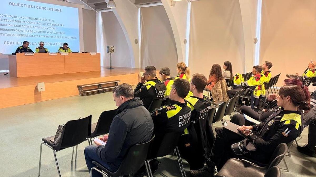 Les fotos de la jornada a Salt sobre el control del transport de viatgers en vehicles lleugers