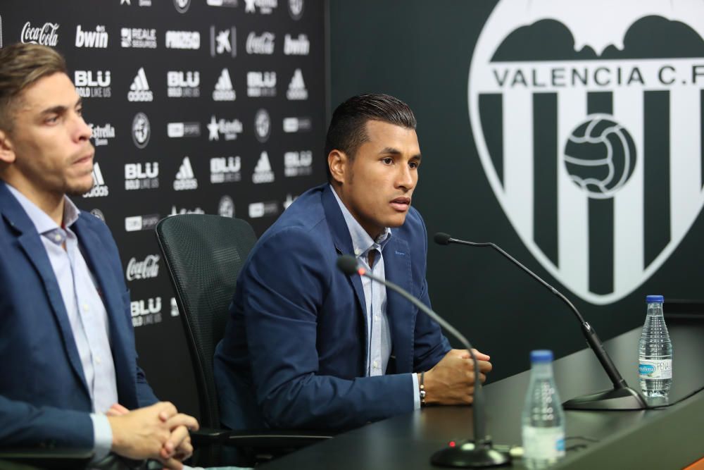 Las imágenes de la presentación de Murillo y Gabriel