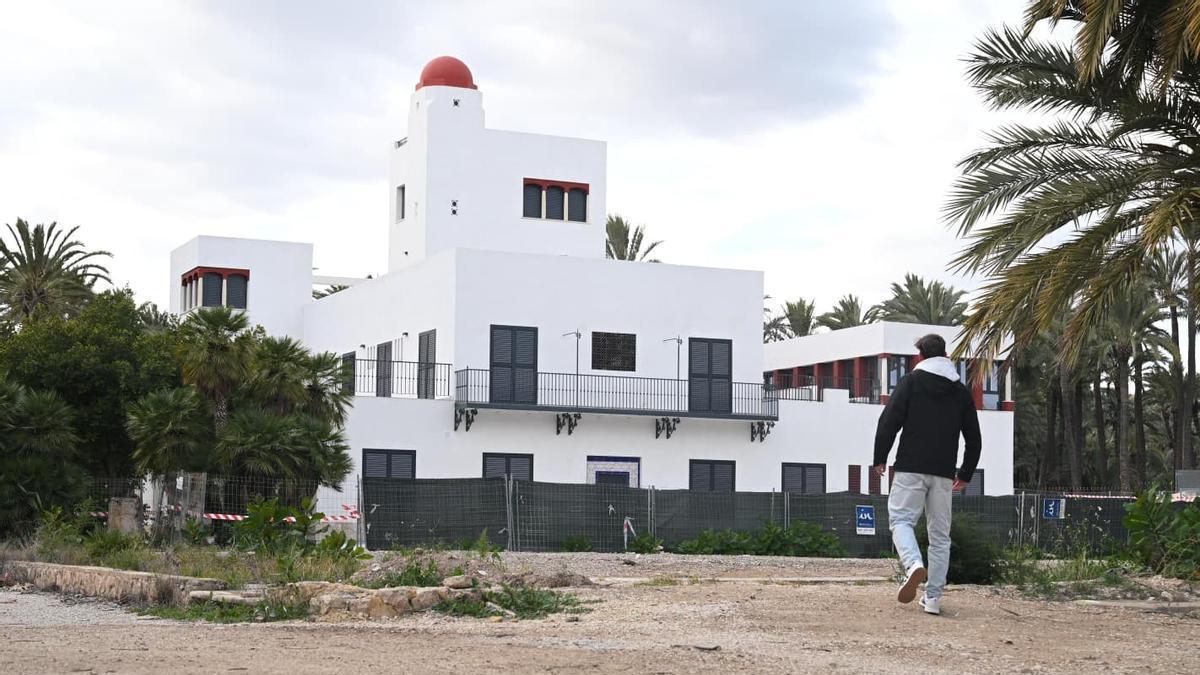 El estado que presenta el Hort del Gat, con el edificio ya restaurado.