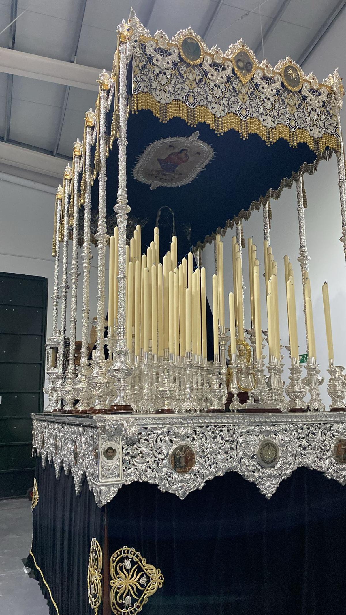 Bambalina delantera de los Muchachos de Consolación de Utrera.